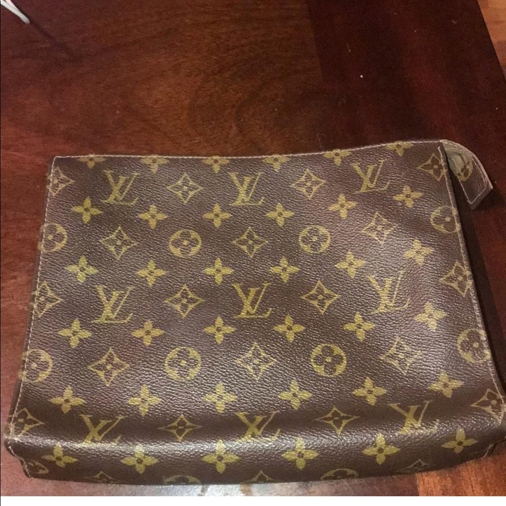 Louis Vuitton monogram toiletry pouch 26